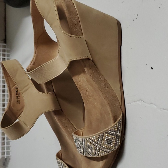 Diamond Pattern Wedges - Picture 8 of 8